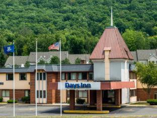 Days Inn By Wyndham Berlin Meriden Room photo