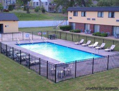 Days Inn By Wyndham Berlin Meriden Exterior photo