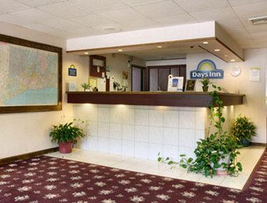 Days Inn By Wyndham Berlin Meriden Exterior photo